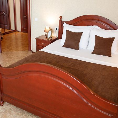 סומי Studio De Luxe With Jacuzzi מראה חיצוני תמונה