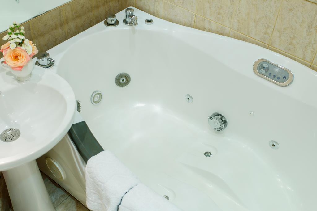 סומי Studio De Luxe With Jacuzzi מראה חיצוני תמונה
