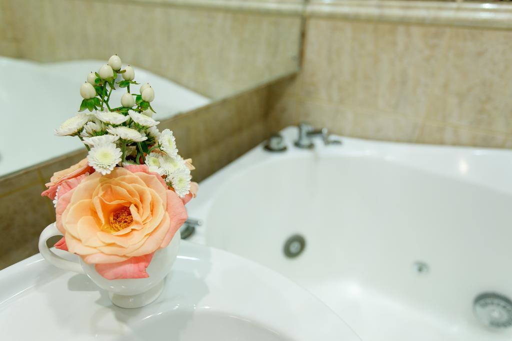 סומי Studio De Luxe With Jacuzzi מראה חיצוני תמונה
