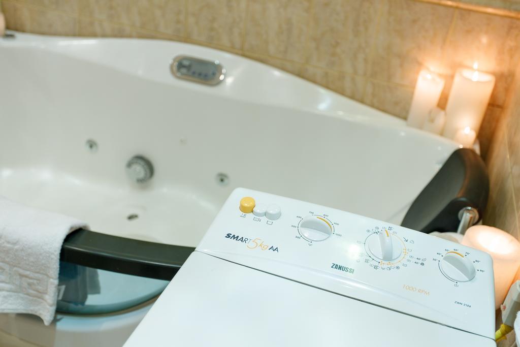 סומי Studio De Luxe With Jacuzzi מראה חיצוני תמונה