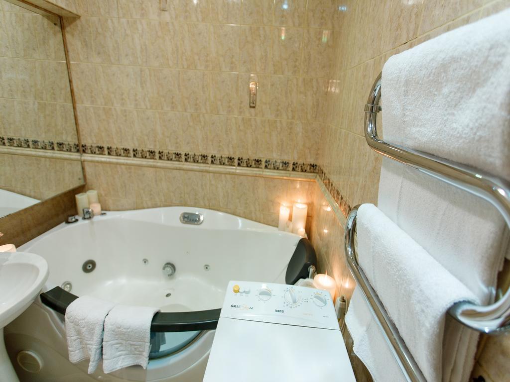 סומי Studio De Luxe With Jacuzzi מראה חיצוני תמונה